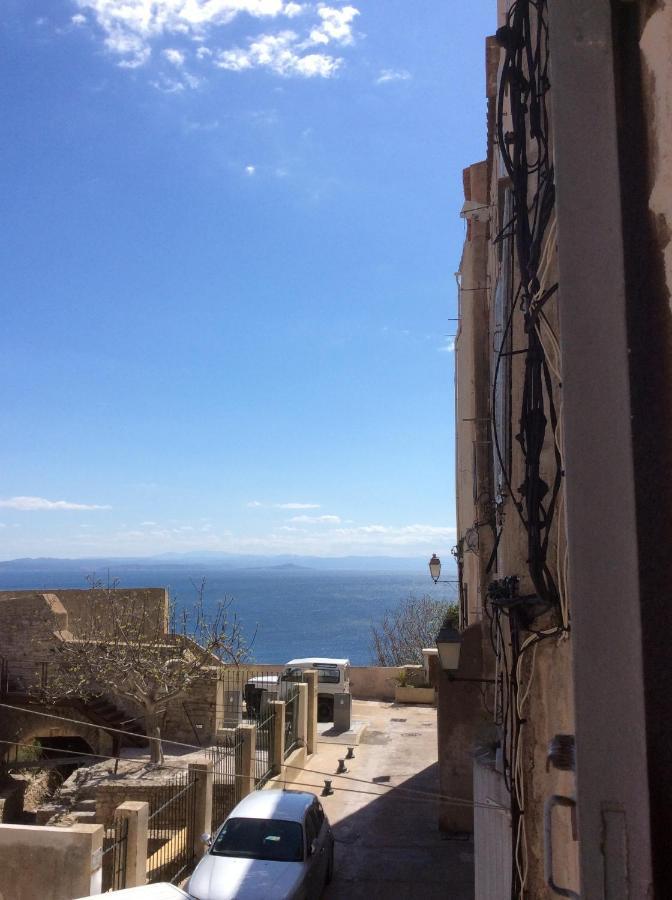 Au Coeur De La Cite Medievale Avec Petite Vue Mer Bonifacio  Eksteriør bilde