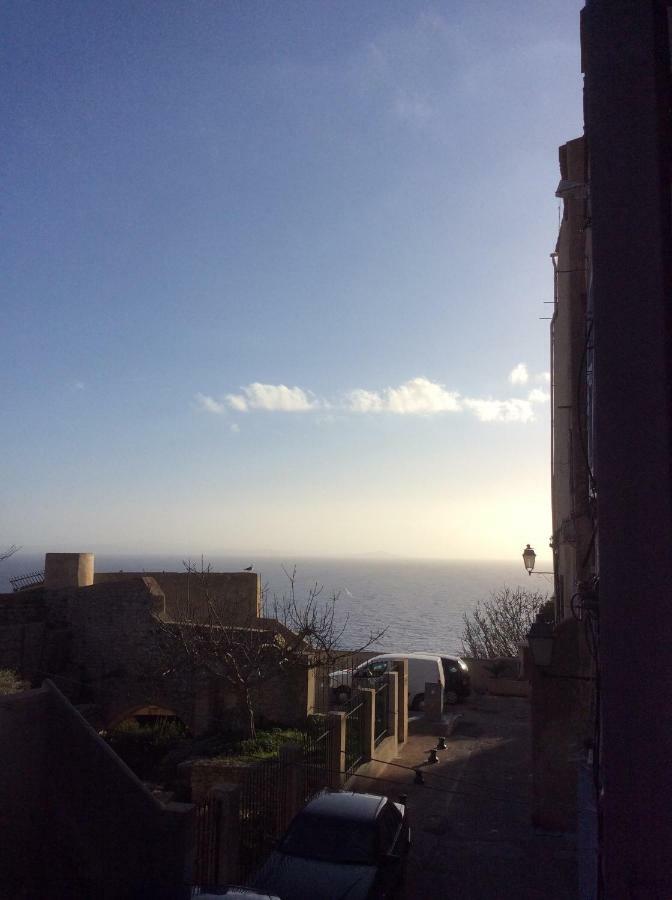 Au Coeur De La Cite Medievale Avec Petite Vue Mer Bonifacio  Eksteriør bilde